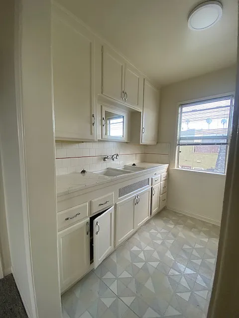 Studio, 475 sqft, $1,750 — Photo 2