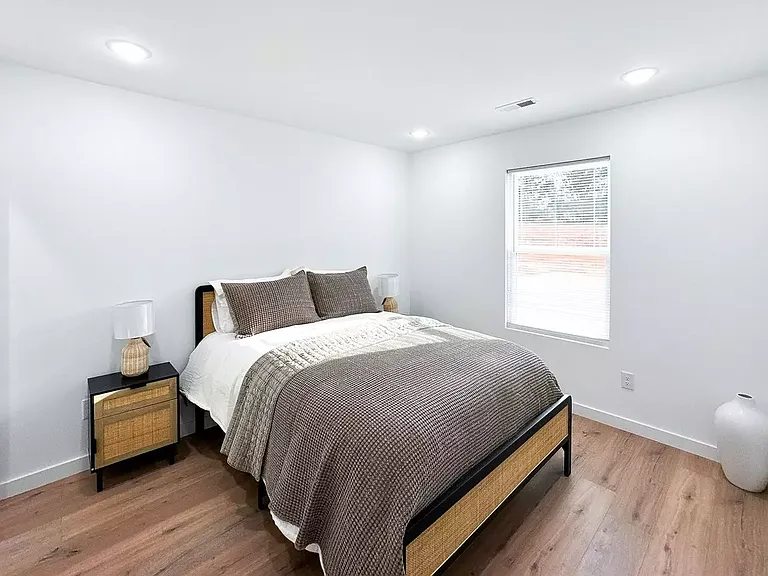 304 N Fairview Ave #A — Photo 6
