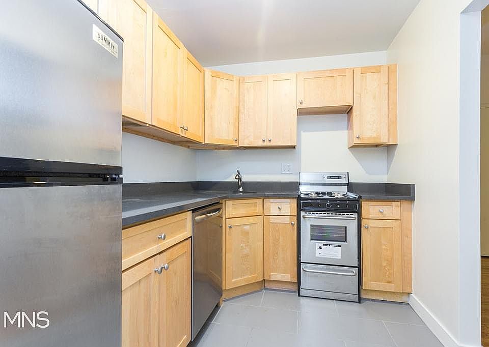 1st image of 31 E 31st St APT 10G