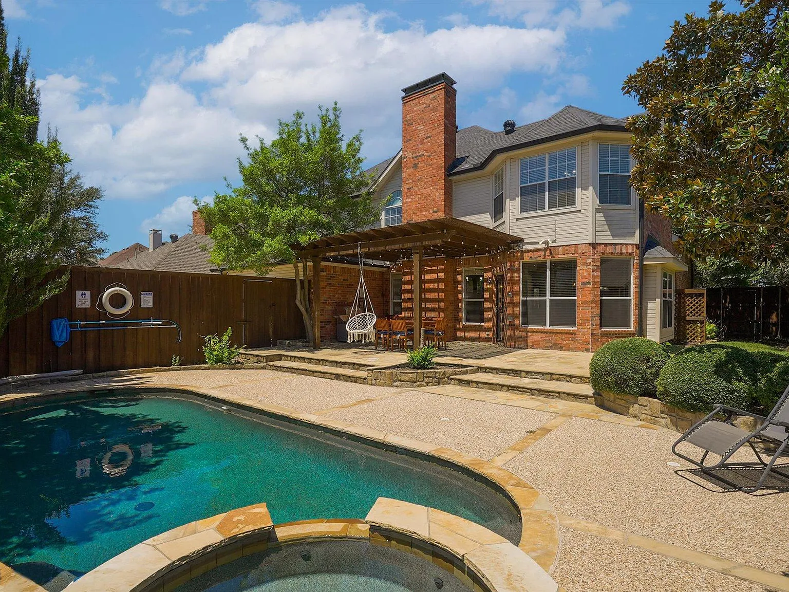 5 bed, 3010 sqft, $9,750 — Photo 1