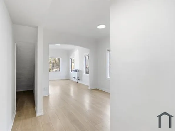 1524 E 52nd St #1526, Los Angeles, CA 90011