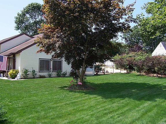 2nd image of 165 Sequoia Dr