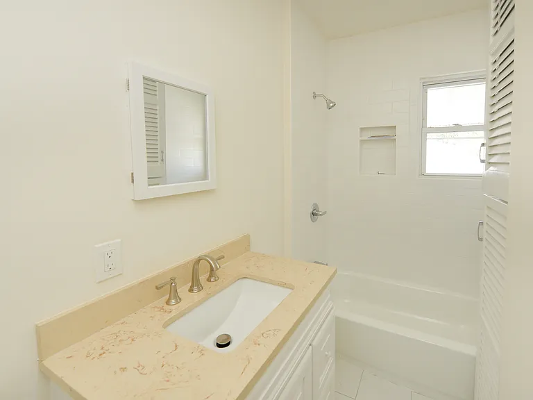 467 Washington Ave #1 — Photo 6