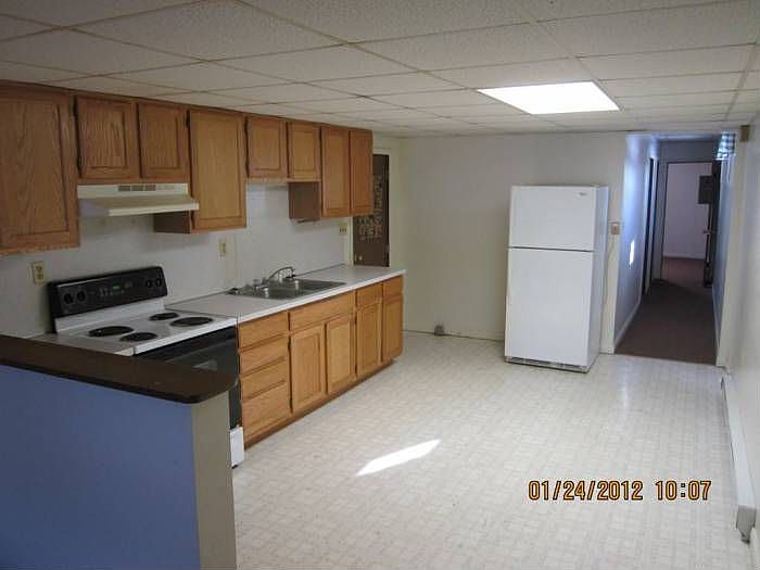 Eat-in Kitchen