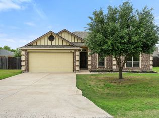 106 Poinsetta Dr, Palmer, TX 75152