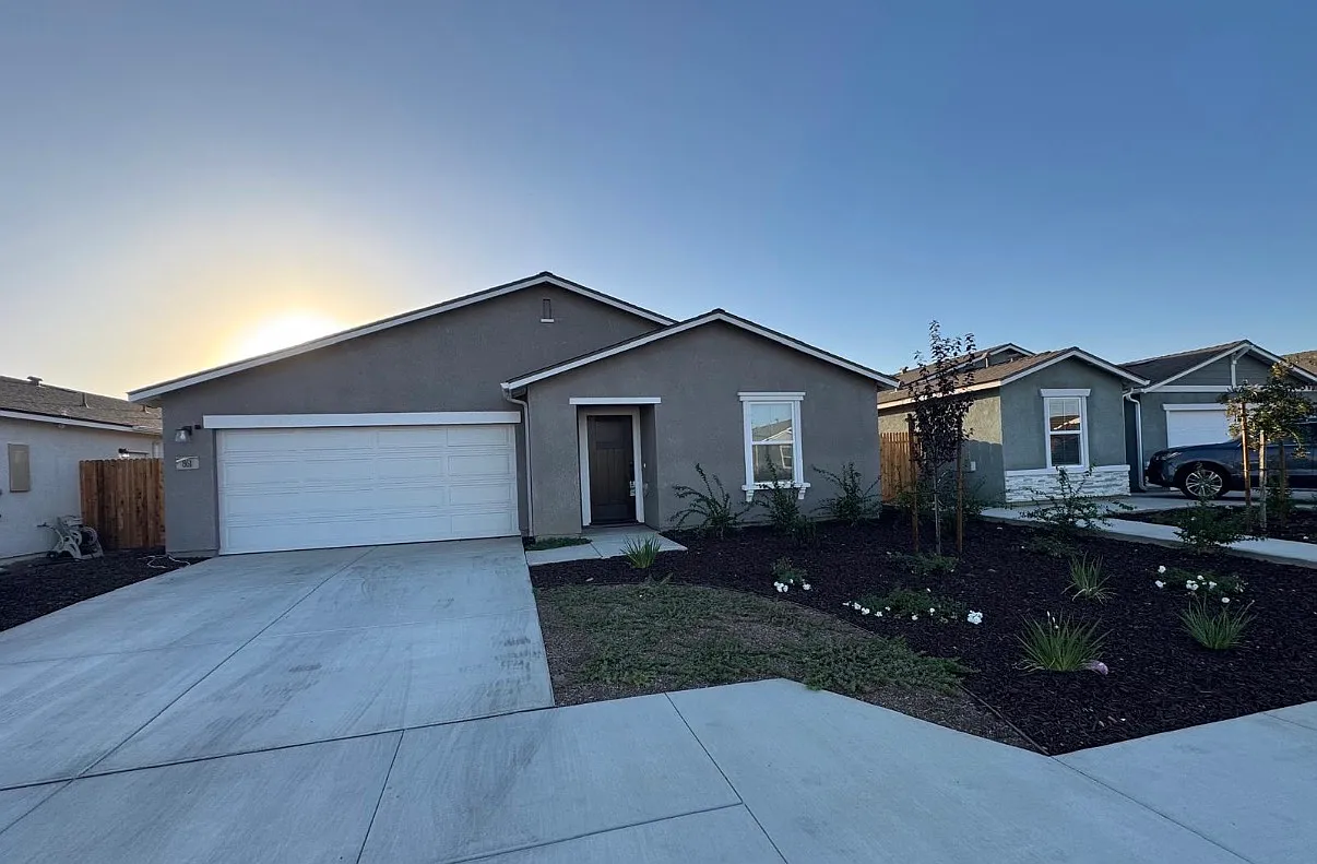 4 bed, 1842 sqft, $2,800 — Photo 1
