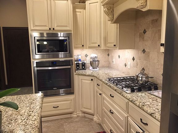 3rd image of 17409 Melville Ln