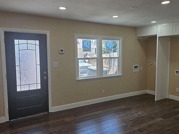 3rd image of 928 N Arrowhead Ave