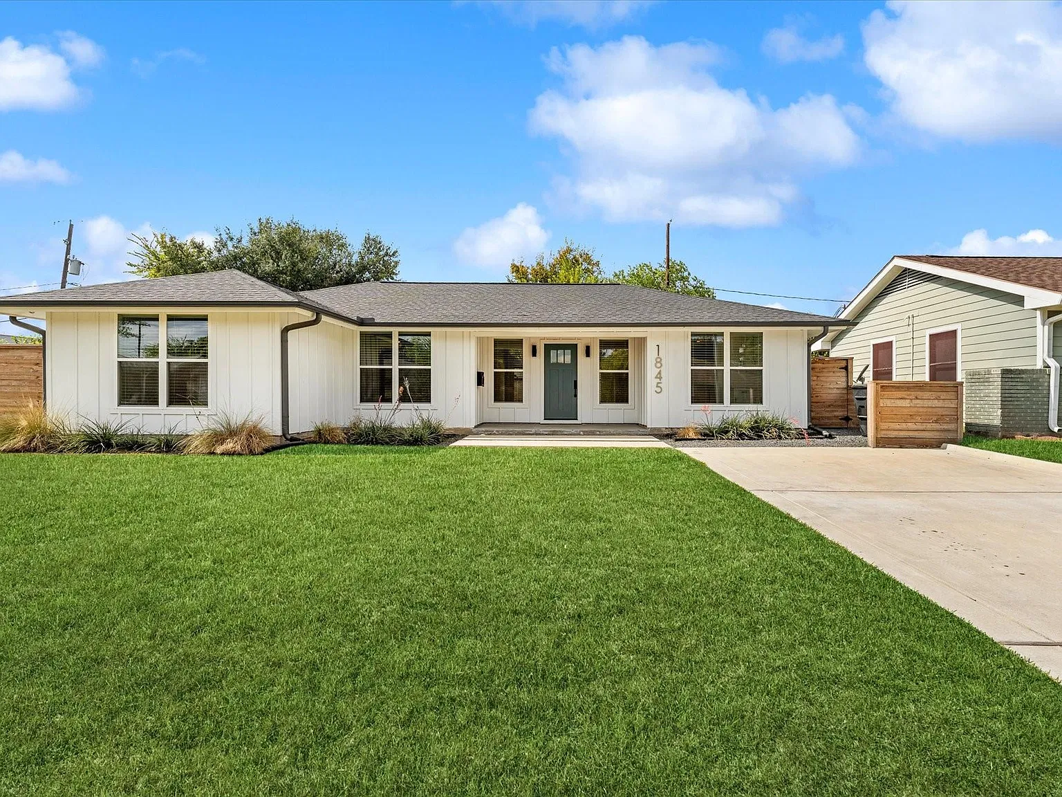 3 bed, 2.0 bath, 1148 sqft, $2,500 — Photo 2