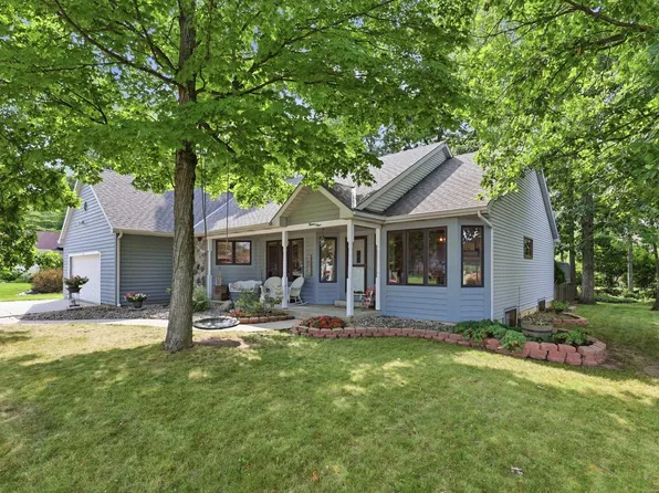 1309 Sanders Dr, Auburn, IN 46706