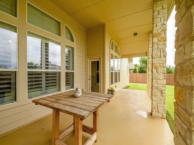 2209 Settlers Park Loop — Photo 13