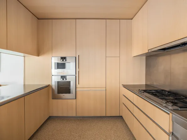 527 West 27th Street image 9 of 24