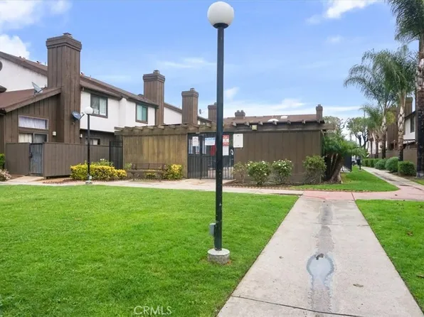 6100 Arbutus Ave Unit 27, Huntington Park, CA 90255