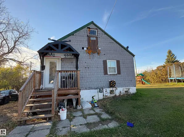 9 Main Rd, Two Hills County No. 21, AB T0B 1C0