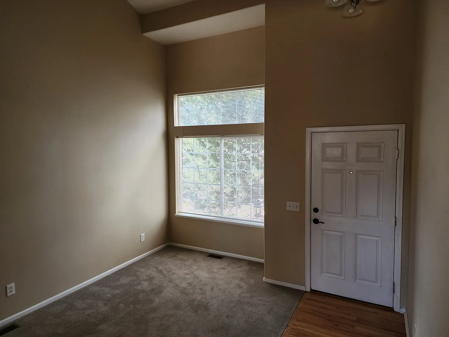 4 bed, 2142 sqft, $2,550 — Photo 4