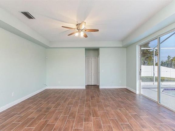5th image of 22452 Laureldale Dr