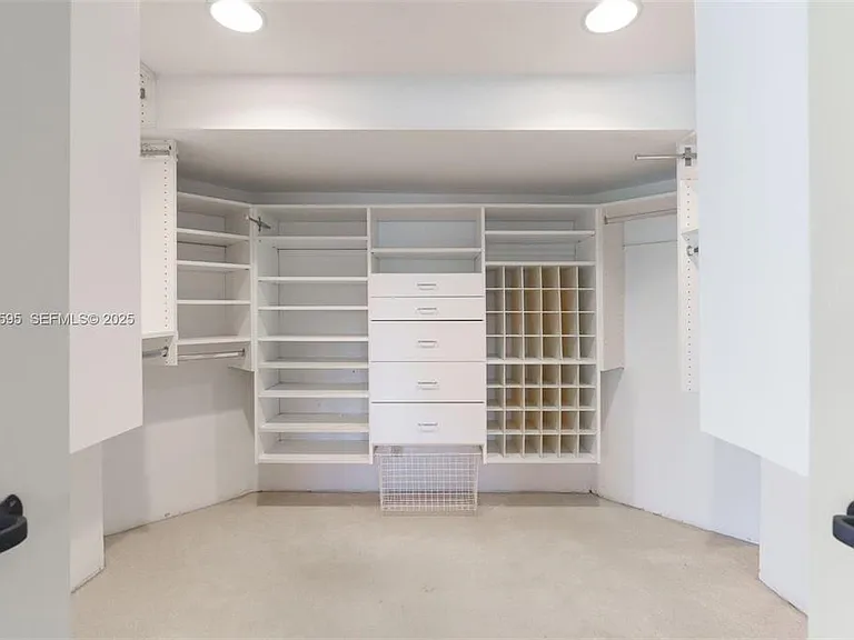 2130 NE 15th St — Photo 9