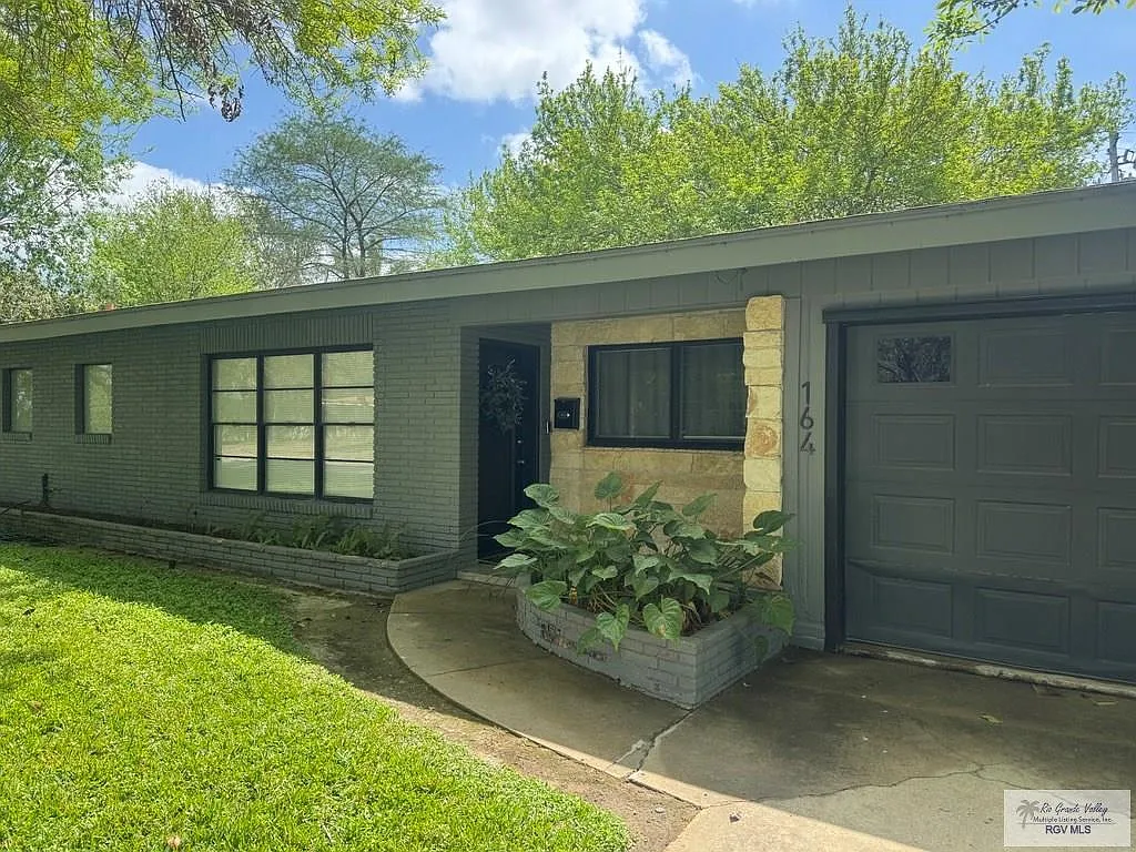 2 bed, 2.0 bath, 1620 sqft, $2,200 — Photo 1