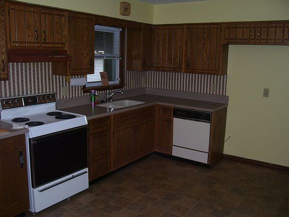 2nd image of 3056 N State Road 17