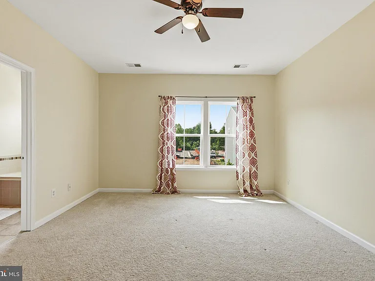 10739 Hinton Way — Photo 11