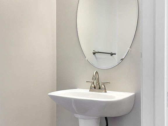 4th image of 4709 Ashforth Way