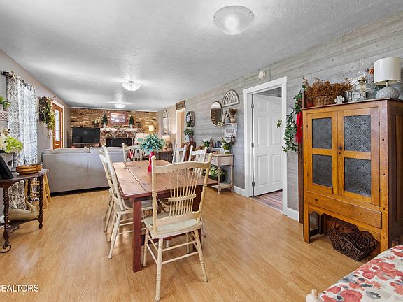 5th image of 2485 Indian Ridge Rd