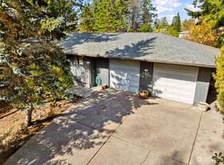 765 Shelter Bay Dr, La Conner, WA 98257