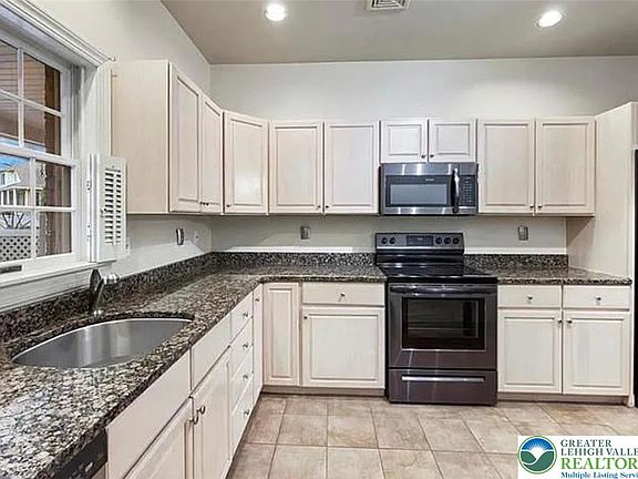 5th image of 4658 Pinehurst Cir