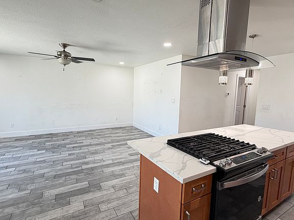 5th image of 5108 Clark St