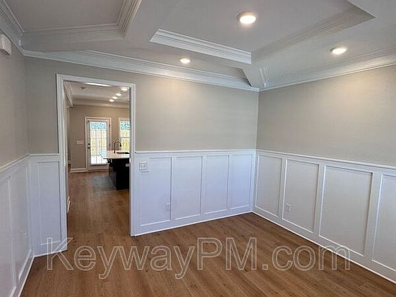 4th image of 3025 Venetian Dr
