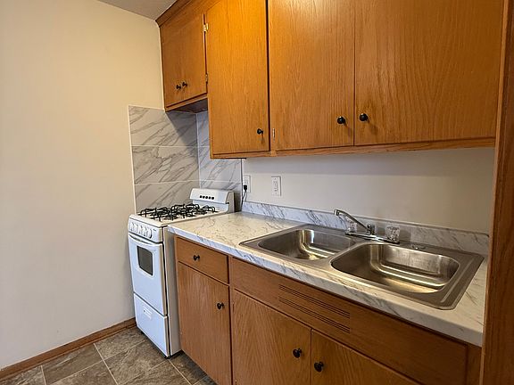 3rd image of 4707 University Ave NE APT 104