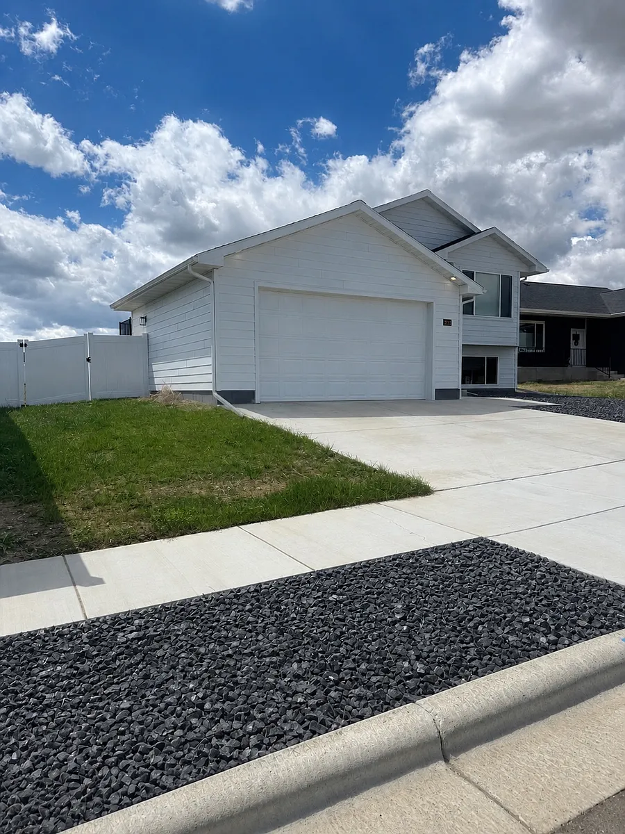 Building Photo - 2212 Modera Ave
