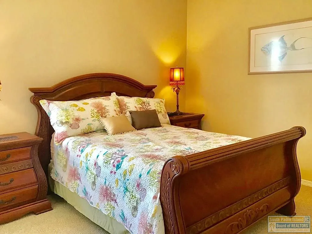 2 bed, 2.5 bath, 1363 sqft, $2,500 — Photo 3