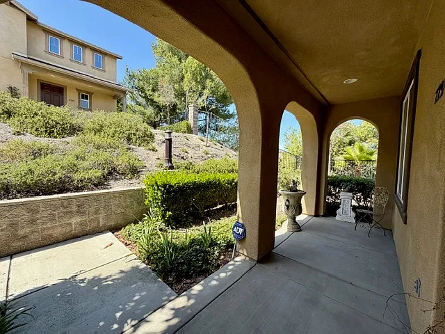 2297 Treetop Ln — Photo 29