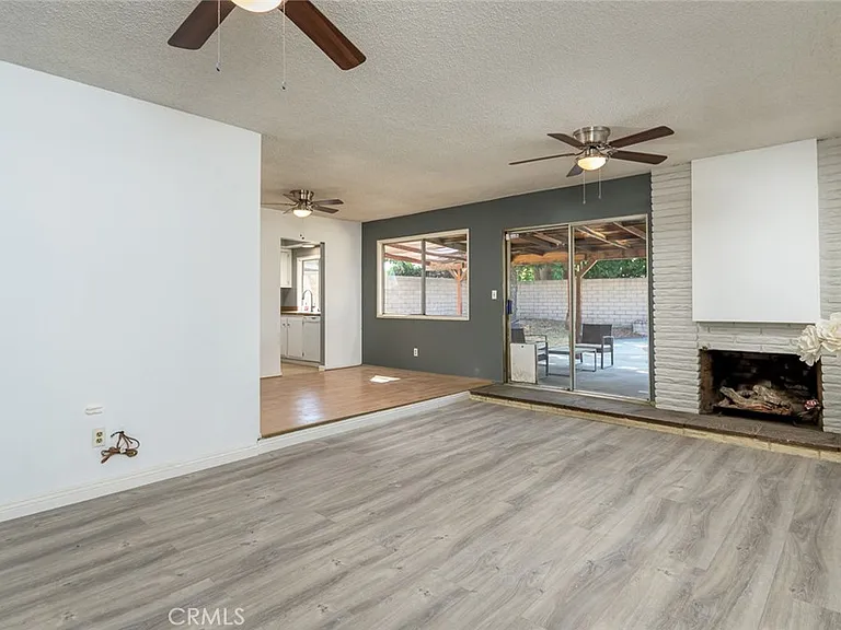 3436 Deerlane Dr — Photo 3
