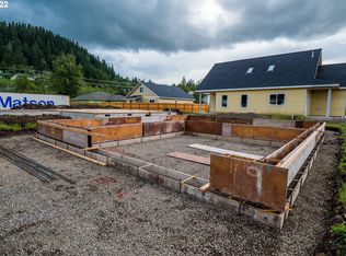 140 65th Pl, Springfield, OR 97478