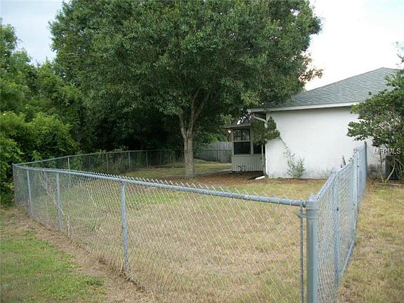 4th image of 121 Kings Pond Ave