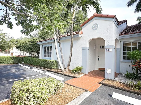 1361 Cottonwood Cir, Fort Lauderdale, FL 33326