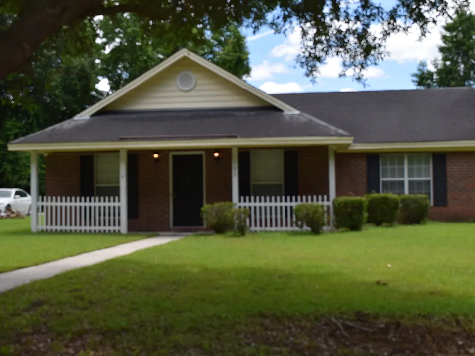 102 Trellis Way