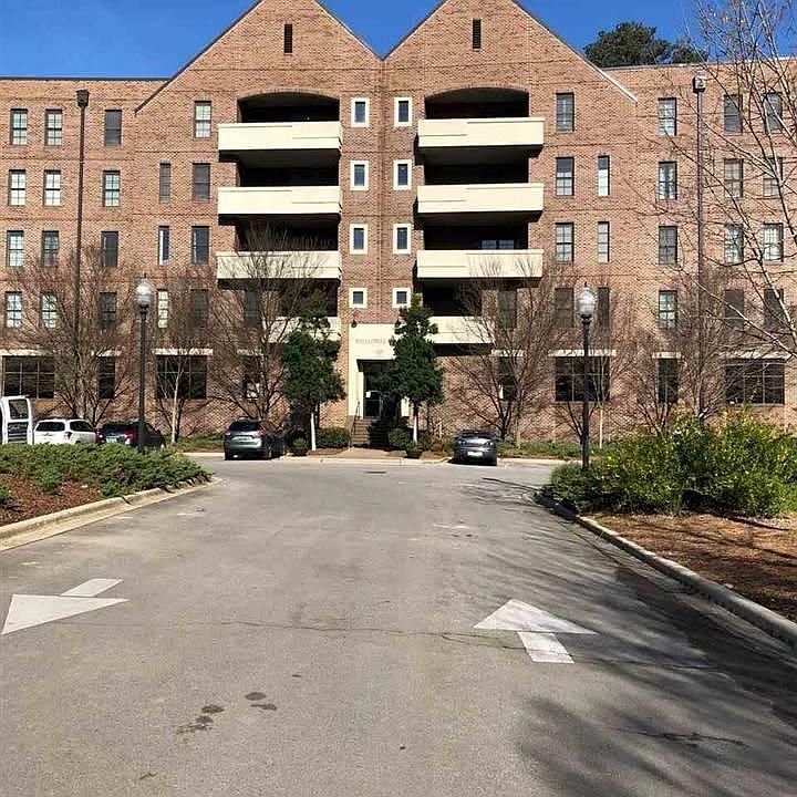 1st image of 1040 Broadway St #410
