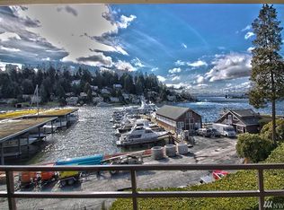 9943 Lake Washington Blvd NE, Bellevue, WA 98004