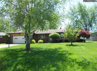 555 Blossom Ave, Campbell, OH