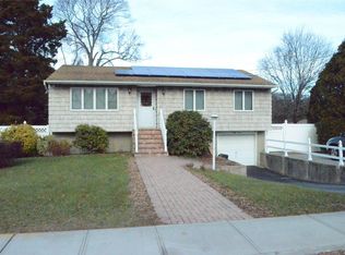 57 Mooney Pond Rd, Selden, NY 11784