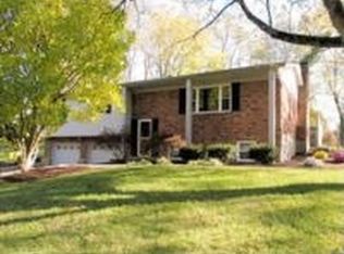 7768 Hosbrook Rd, Cincinnati, OH 45243