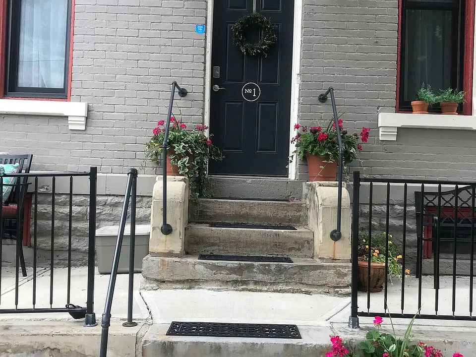 306 Mulberry St #1
