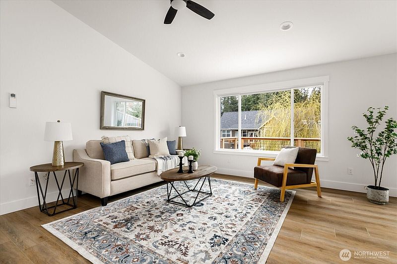 5th image of 4817 Lawrence Avenue