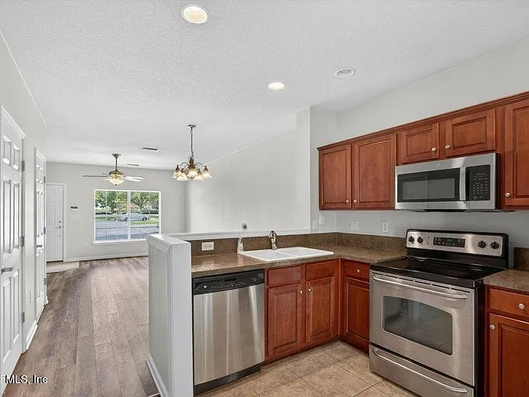 8098 Summer Palm Ct — Photo 3