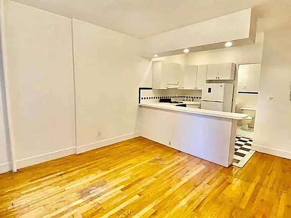 3rd image of 1628 3rd Ave APT 3B