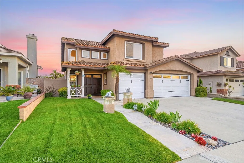 3 bed, 2.5 bath, 1624 sqft, $4,950 — Photo 2