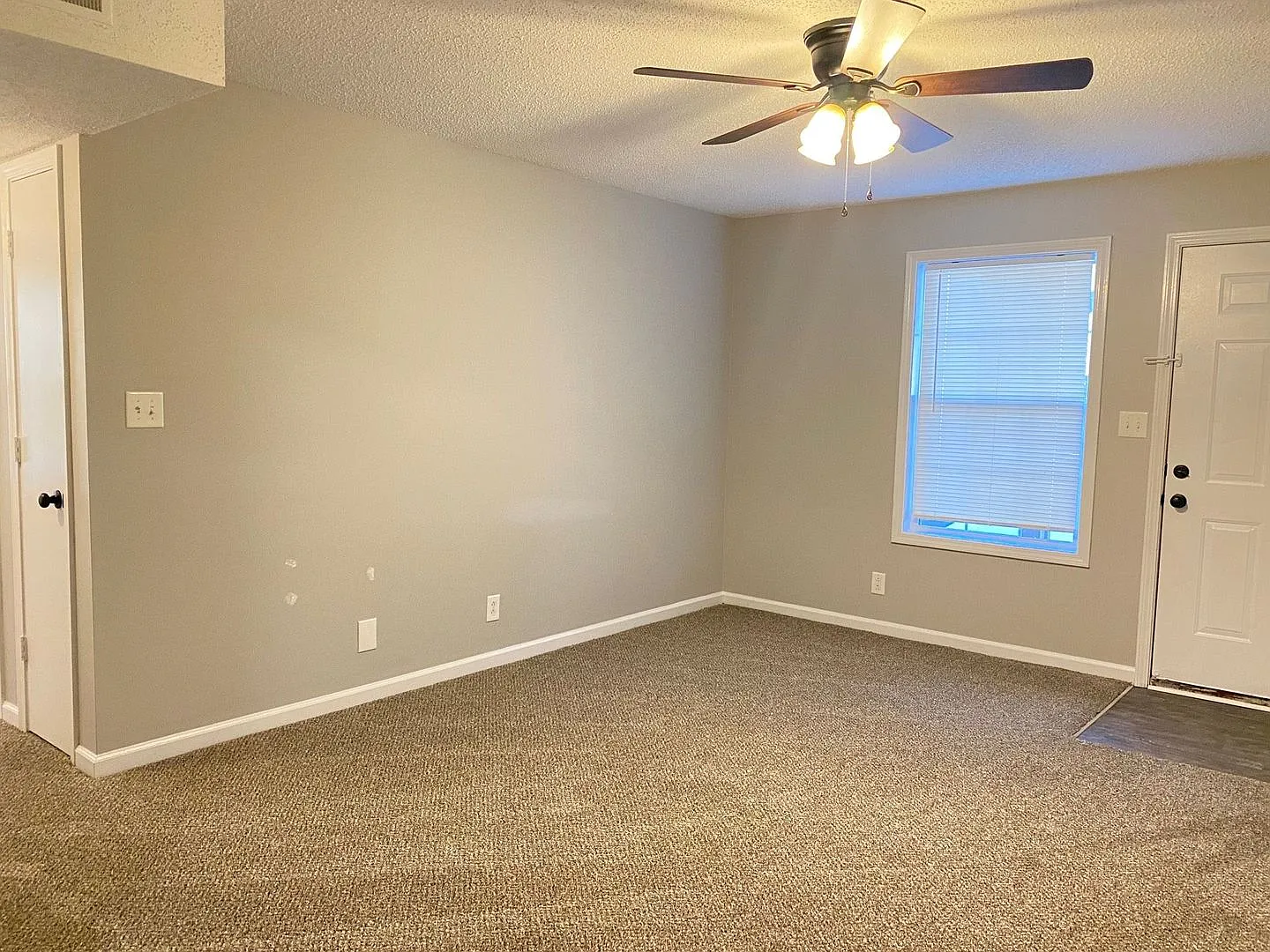 423 Alma Ln — Photo 3